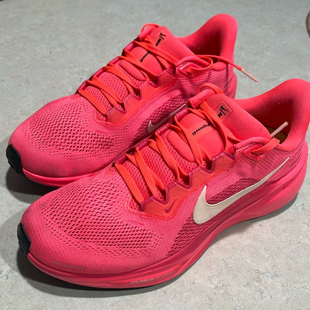 Nike Pegasus 41 Air Zoom REACT Running Shoe.